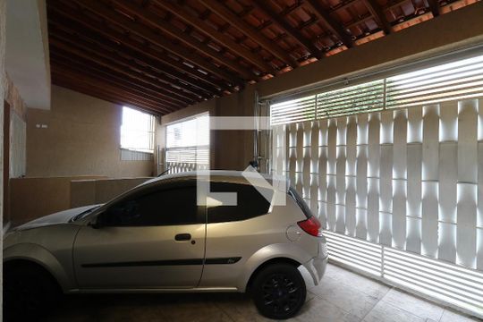 Garagem 1 de casa à venda com 3 quartos, 156m² em Vila Pires, Santo André