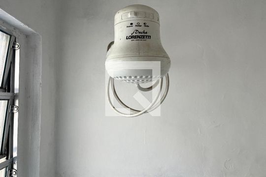Banheiro de casa para alugar com 1 quarto, 40m² em Vila Guarani (zona Sul), São Paulo
