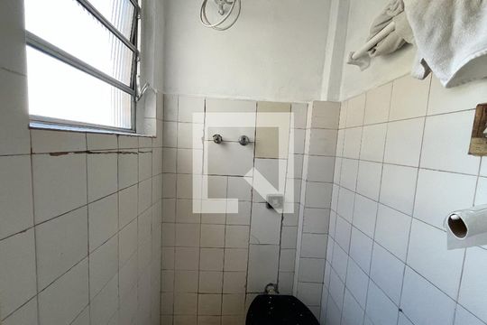Banheiro de casa para alugar com 1 quarto, 40m² em Vila Guarani (zona Sul), São Paulo