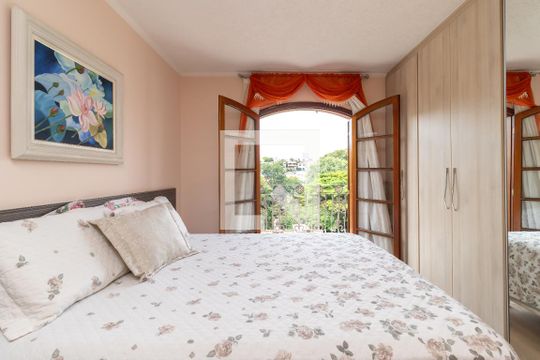 Suíte de casa à venda com 3 quartos, 220m² em Jardim Franca, São Paulo