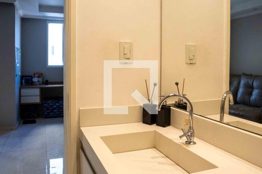 Banheiro Social de apartamento à venda com 2 quartos, 63m² em Centro, Diadema