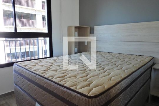 Quarto1 de apartamento para alugar com 1 quarto, 30m² em Sumaré, São Paulo