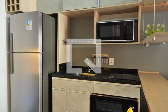 Sala/cozinha de apartamento para alugar com 1 quarto, 30m² em Sumaré, São Paulo