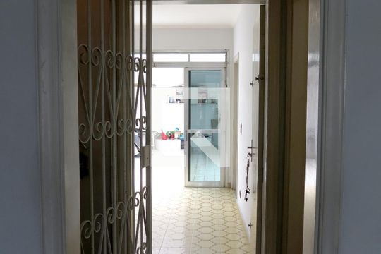 Sala - Corredor de casa à venda com 3 quartos, 200m² em Parque Sao Domingos, São Paulo