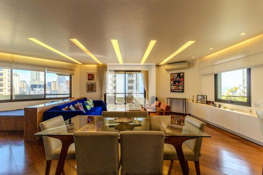 Sala de apartamento para alugar com 4 quartos, 250m² em Higienópolis, São Paulo