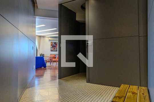 Hall de Entrada de apartamento para alugar com 4 quartos, 250m² em Higienópolis, São Paulo