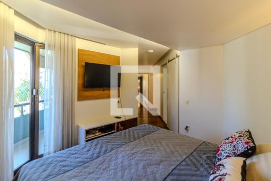 Suíte 4 de apartamento para alugar com 4 quartos, 250m² em Higienópolis, São Paulo