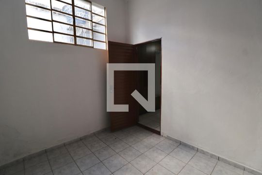 Cozinha/ área de serviço 2 de casa à venda com 4 quartos, 170m² em Vila Redenção, Goiânia