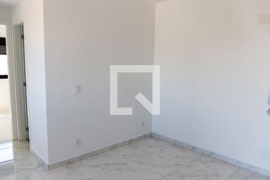sala de apartamento para alugar com 2 quartos, 39m² em Ayrosa, Osasco