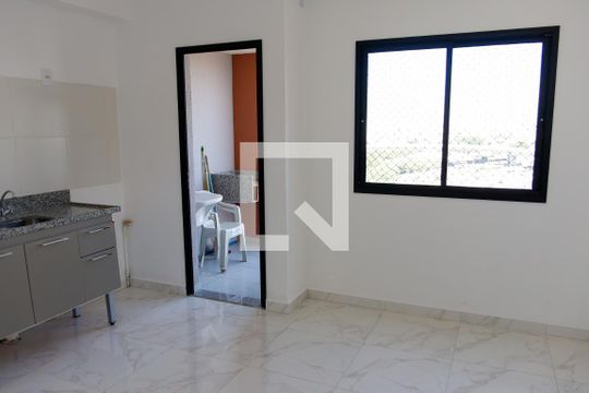 sala de apartamento para alugar com 2 quartos, 39m² em Ayrosa, Osasco