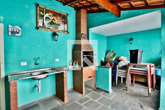 Área Externa de casa à venda com 3 quartos, 250m² em Vila Libanesa, São Paulo