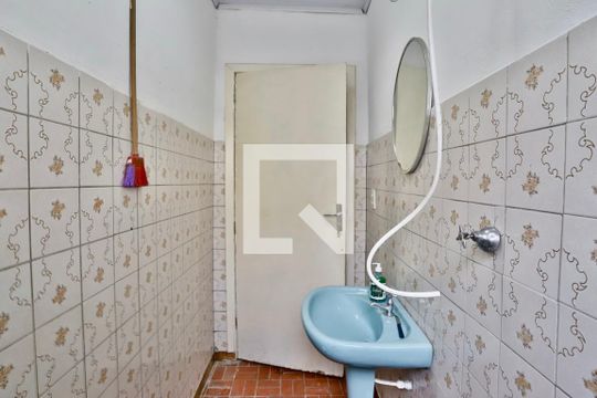 Banheiro 1 de casa à venda com 3 quartos, 250m² em Vila Libanesa, São Paulo