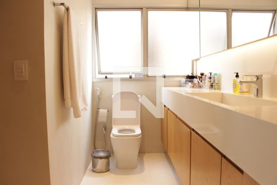 Banheiro da Suíte de apartamento à venda com 1 quarto, 94m² em Jardim Paulista, São Paulo