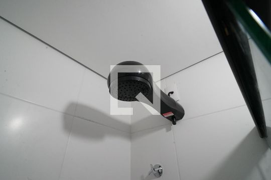 Banheiro de kitnet/studio para alugar com 1 quarto, 25m² em Butantã, São Paulo