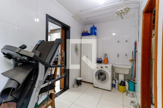 Área de Serviço de casa para alugar com 3 quartos, 144m² em Vila Mazzei, São Paulo