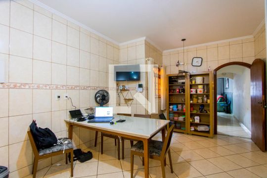 Cozinha de casa para alugar com 3 quartos, 550m² em Jardim Las Vegas, Santo André