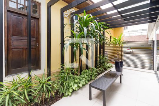 Portaria - area externa verde de apartamento para alugar com 2 quartos, 34m² em Centro, Curitiba