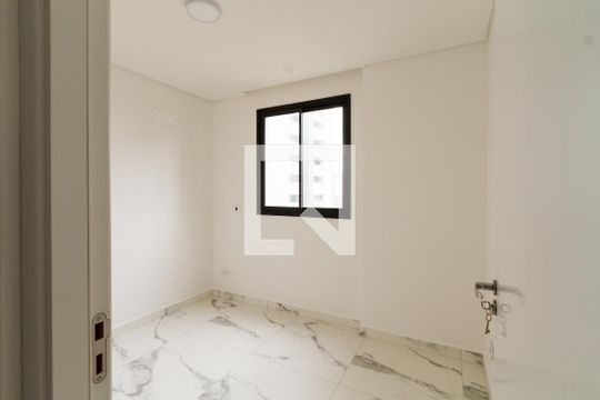 Quarto 1 de apartamento para alugar com 2 quartos, 34m² em Centro, Curitiba