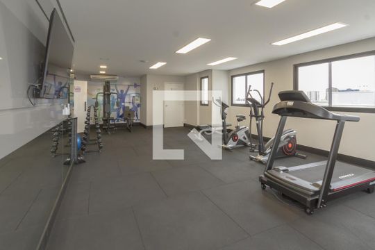 Área comum - Academia de apartamento para alugar com 2 quartos, 34m² em Centro, Curitiba