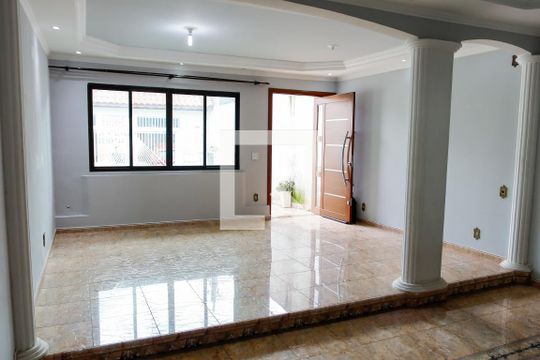 Casa para alugar com 3 quartos, 260m² em Ayrosa, Osasco