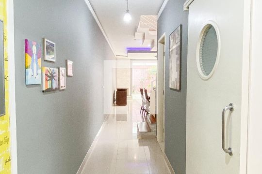 Corredor de casa para alugar com 3 quartos, 212m² em Jardim Stella, Santo André