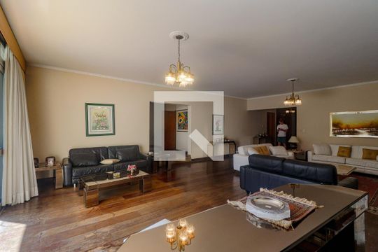 Casa para alugar com 4 quartos, 800m² em Jardim Ipanema (zona Sul), São Paulo