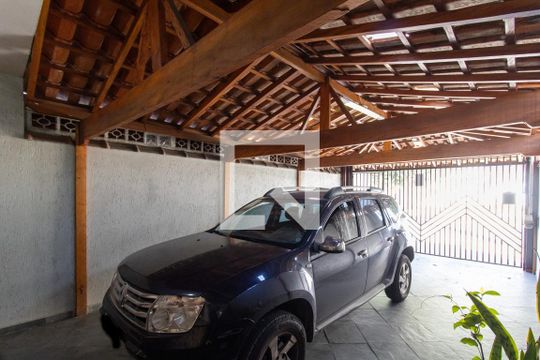 Garagem de casa para alugar com 3 quartos, 107m² em Jardim Bom Clima, Guarulhos