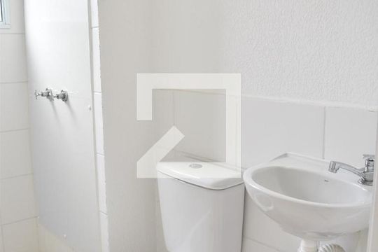 Banheiro de apartamento para alugar com 2 quartos, 50m² em Campo Grande, Rio de Janeiro