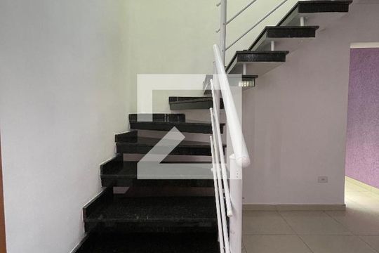 Escada de casa à venda com 3 quartos, 100m² em Vila Verde, São Paulo