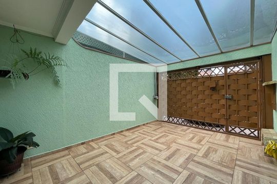 Garagem de casa à venda com 3 quartos, 100m² em Vila Verde, São Paulo