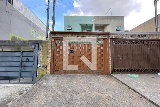Fachada de casa à venda com 3 quartos, 100m² em Vila Verde, São Paulo