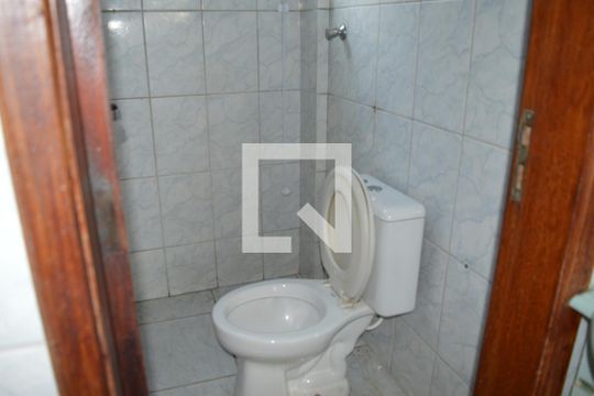 Banheiro de apartamento à venda com 2 quartos, 47m² em Arvoredo, Contagem