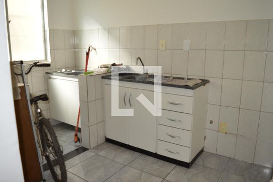Cozinha de apartamento à venda com 2 quartos, 47m² em Arvoredo, Contagem