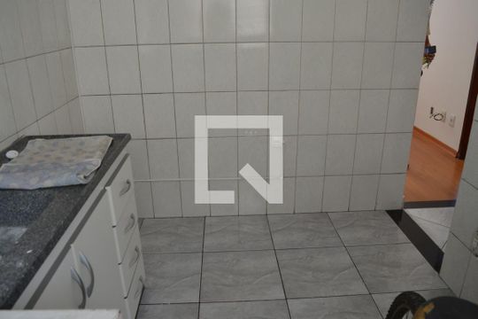 Cozinha de apartamento à venda com 2 quartos, 47m² em Arvoredo, Contagem
