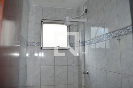 Banheiro de apartamento à venda com 2 quartos, 47m² em Arvoredo, Contagem
