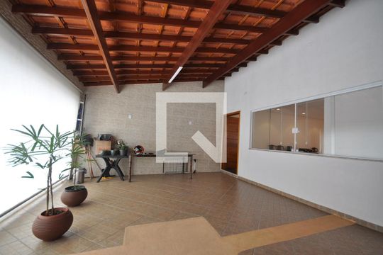Garagem de casa à venda com 2 quartos, 200m² em Vila Medeiros, São Paulo