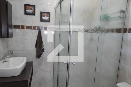 Banheiro Social de casa à venda com 3 quartos, 500m² em Vila Mazzei, São Paulo
