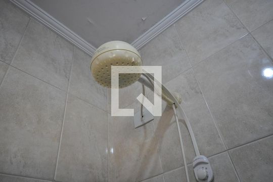 Banheiro Social de casa à venda com 3 quartos, 500m² em Vila Mazzei, São Paulo