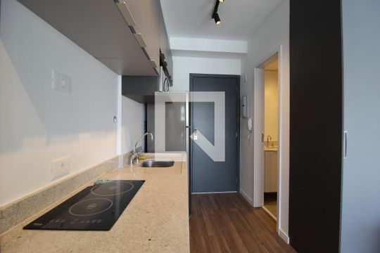 Cozinha de kitnet/studio à venda com 1 quarto, 31m² em Indianópolis, São Paulo