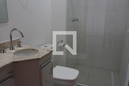Banheiro de apartamento à venda com 2 quartos, 77m² em Horto Florestal, Jundiaí