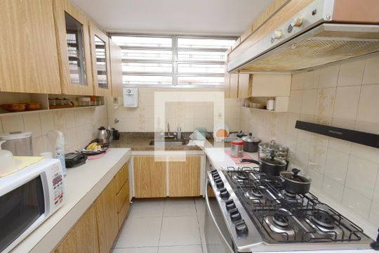 Cozinha de casa à venda com 4 quartos, 180m² em Jardim Umuarama, São Paulo