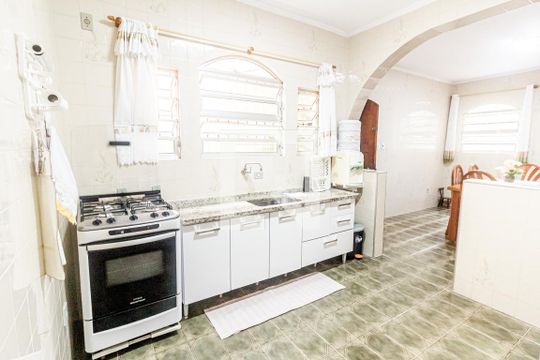 Cozinha de casa à venda com 3 quartos, 272m² em Vila Valparaiso, Santo André