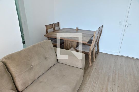 sala de apartamento para alugar com 2 quartos, 58m² em Ocian, Praia Grande