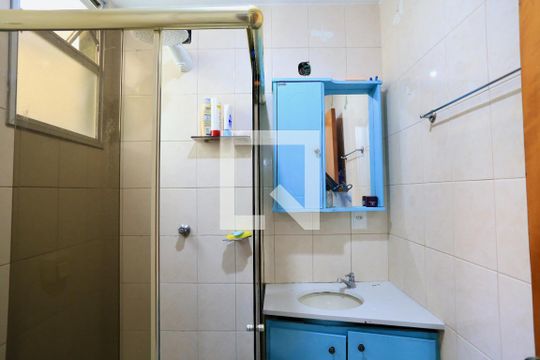 Banheiro de apartamento à venda com 2 quartos, 100m² em Sagrada Família, Belo Horizonte