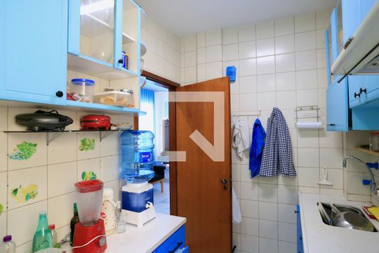 Cozinha de apartamento à venda com 2 quartos, 100m² em Sagrada Família, Belo Horizonte