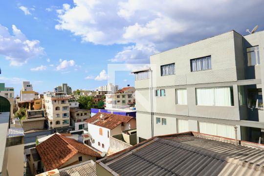 Vista  de apartamento à venda com 2 quartos, 100m² em Sagrada Família, Belo Horizonte