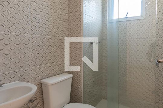 Banheiro de apartamento para alugar com 2 quartos, 46m² em São Cristóvão, Rio de Janeiro