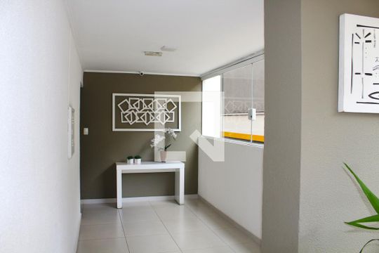 Hall de entrada de apartamento à venda com 2 quartos, 90m² em Pompeia, São Paulo