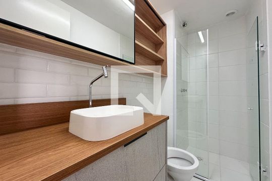 Banheiro de apartamento à venda com 2 quartos, 31m² em Água Branca, São Paulo