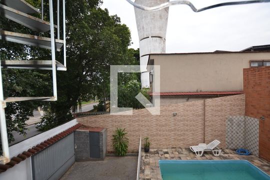 Vista do Quarto 3 de casa para alugar com 5 quartos, 280m² em Penha, Rio de Janeiro